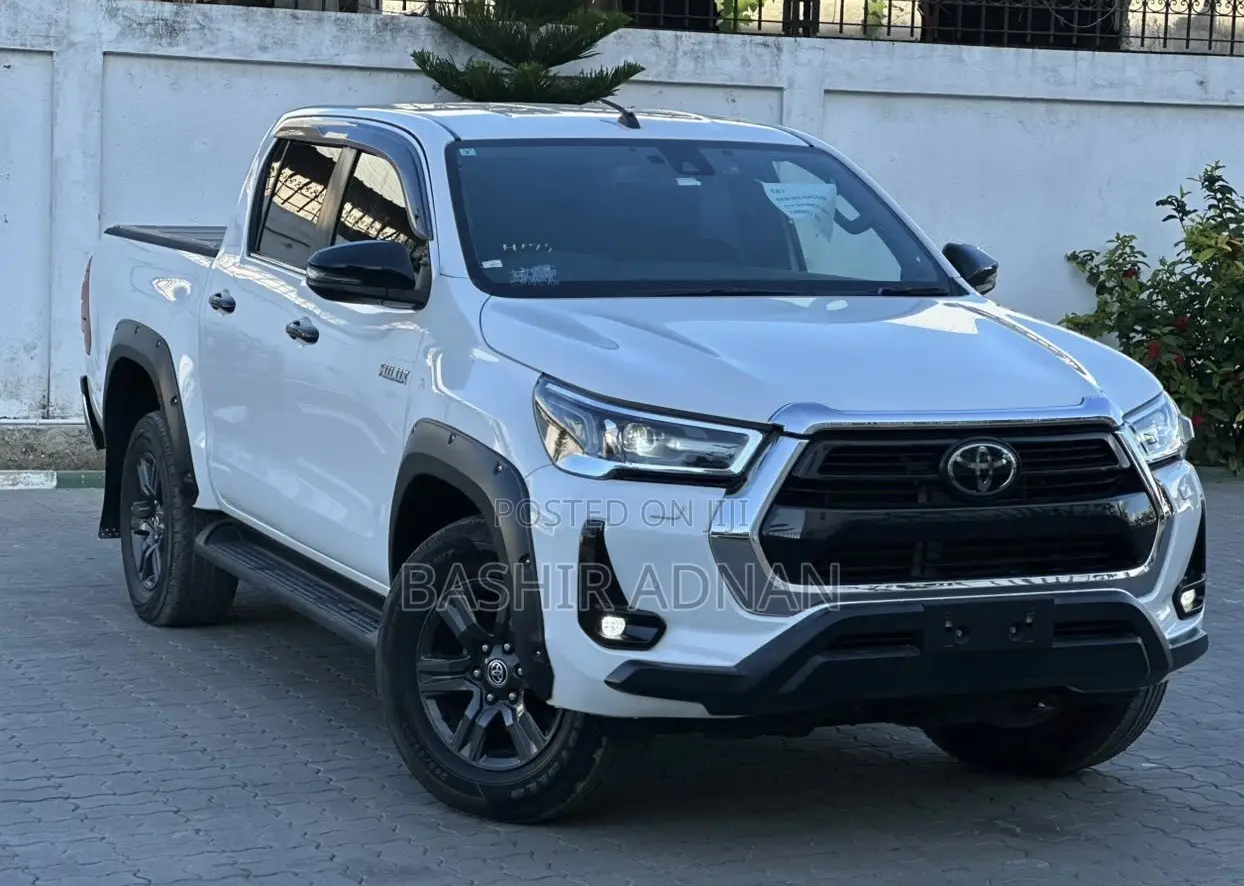 Toyota Hilux Revo Double Cab Deisel 2.4 AWD 2022 Pearl