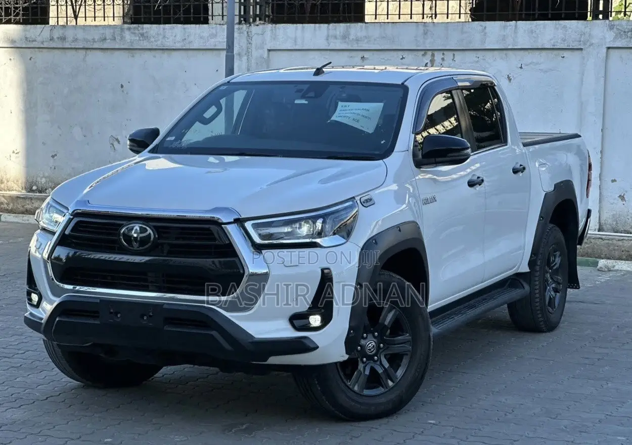 Toyota Hilux Revo Double Cab Deisel 2.4 AWD 2022 Pearl