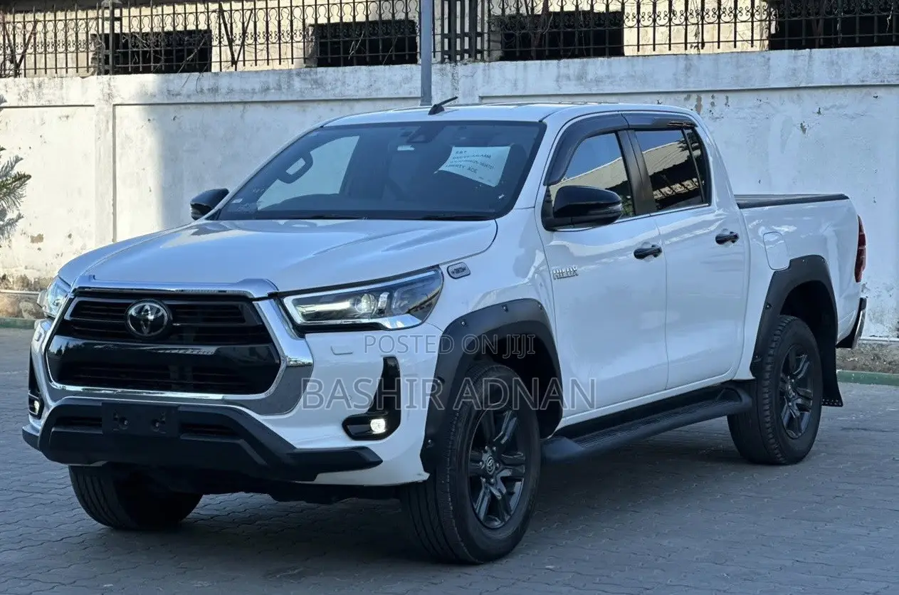 Toyota Hilux Revo Double Cab Deisel 2.4 AWD 2022 Pearl