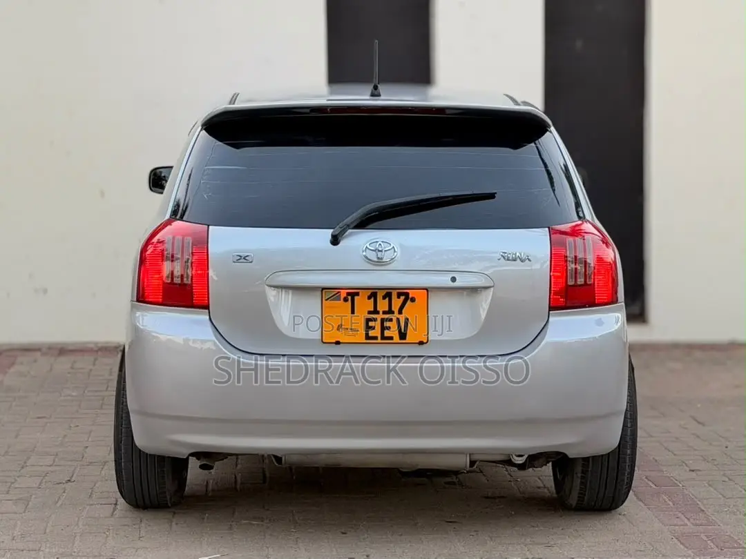 Toyota Corolla RunX 2005 Silver
