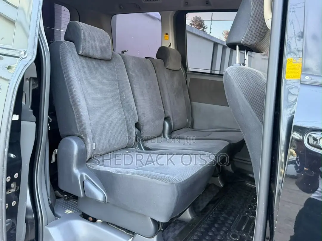 Toyota Noah 2009 Black