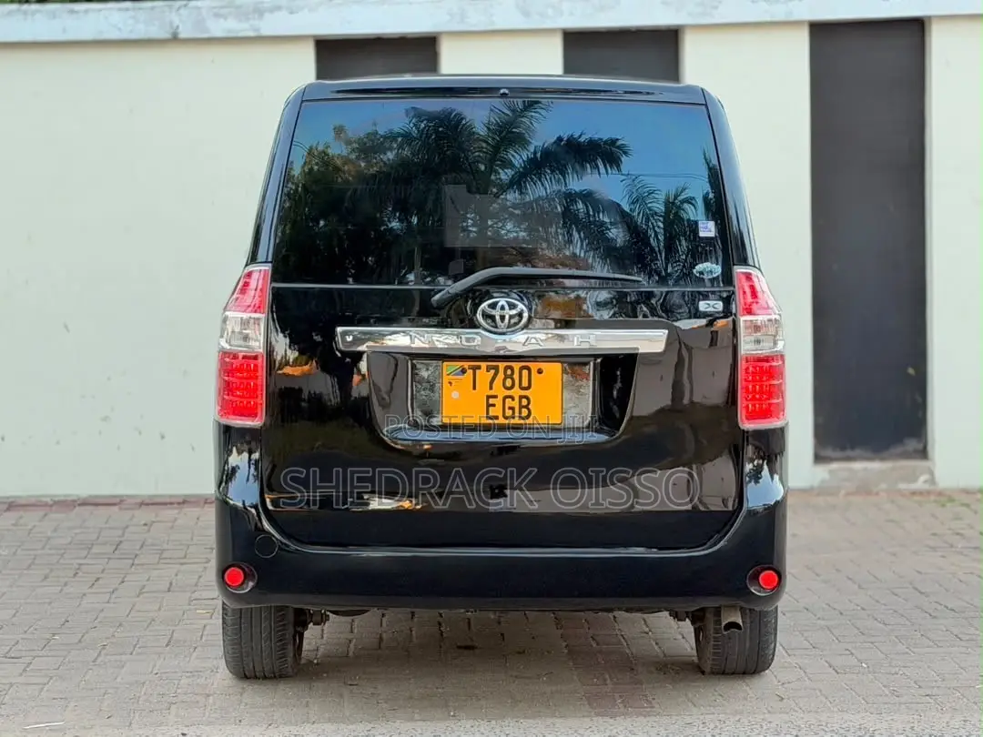 Toyota Noah 2009 Black
