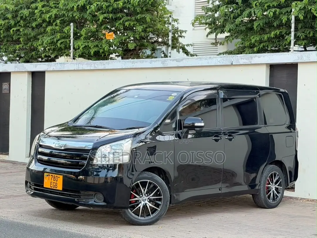Toyota Noah 2009 Black