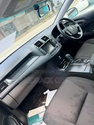 Toyota Crown 2009 White