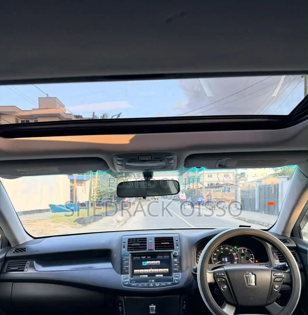 Toyota Crown 2009 White