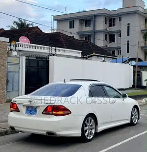 Toyota Crown 2009 White