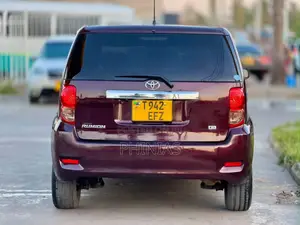 Toyota Corolla Rumion 2010 Burgundy