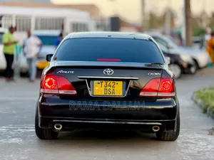 Toyota Crown Royale 2005 Black