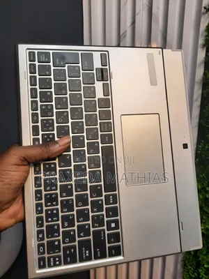 Laptop HP Elite X2 G8 8GB Intel Core i5 SSD 256GB