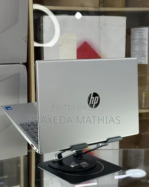 Laptop HP 250 G10 16GB Intel Core i7 SSD 512GB