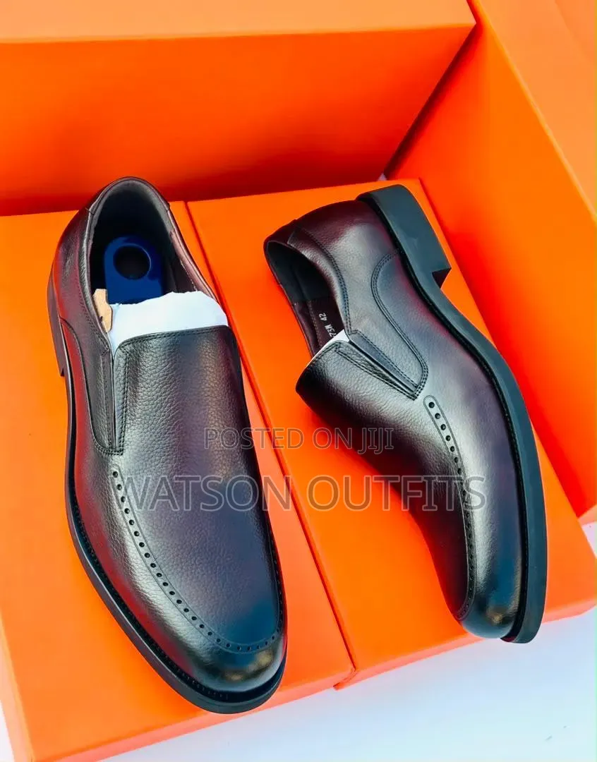 Shoes or Men's Footwears Fully Leathered