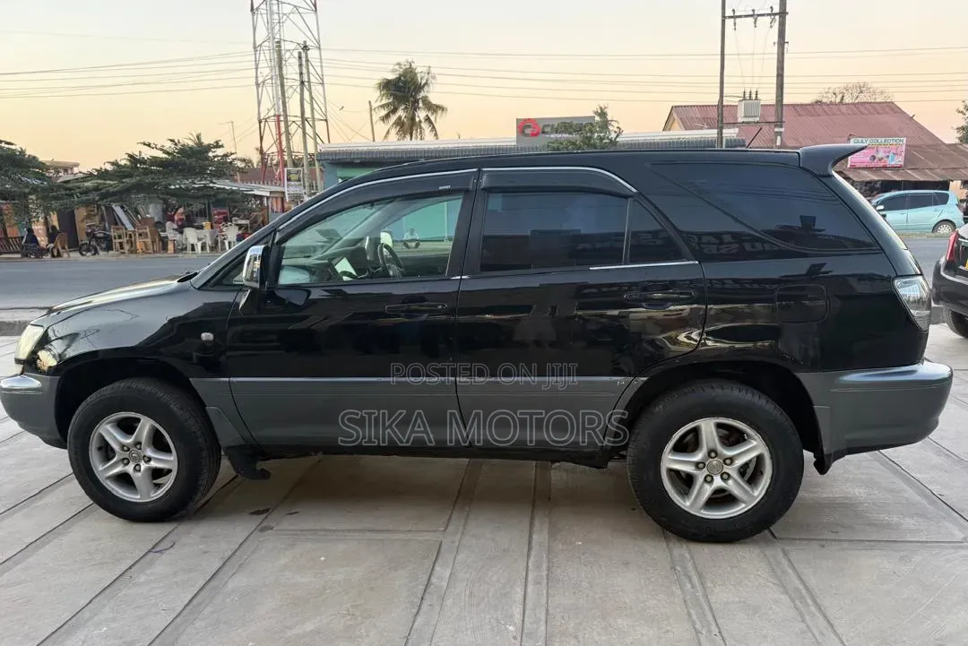 Toyota Harrier 2001 Black