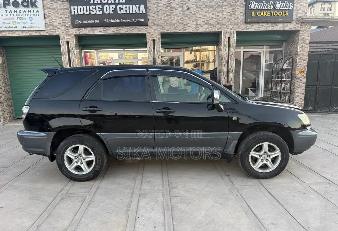 Toyota Harrier 2001 Black
