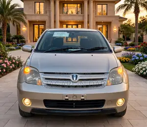 Toyota IST 2004 Gold