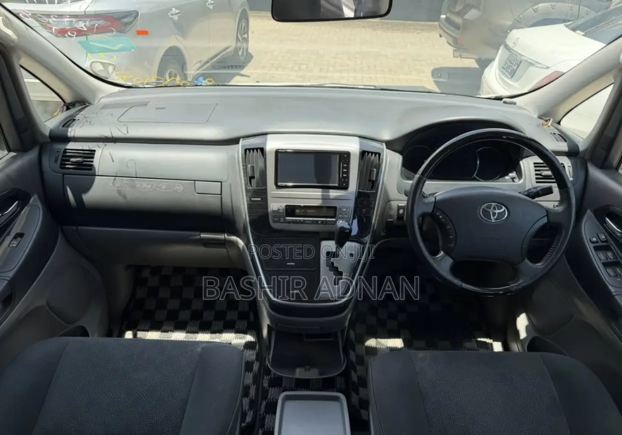 Toyota Alphard 2.4 Petrol FWD 2006 White