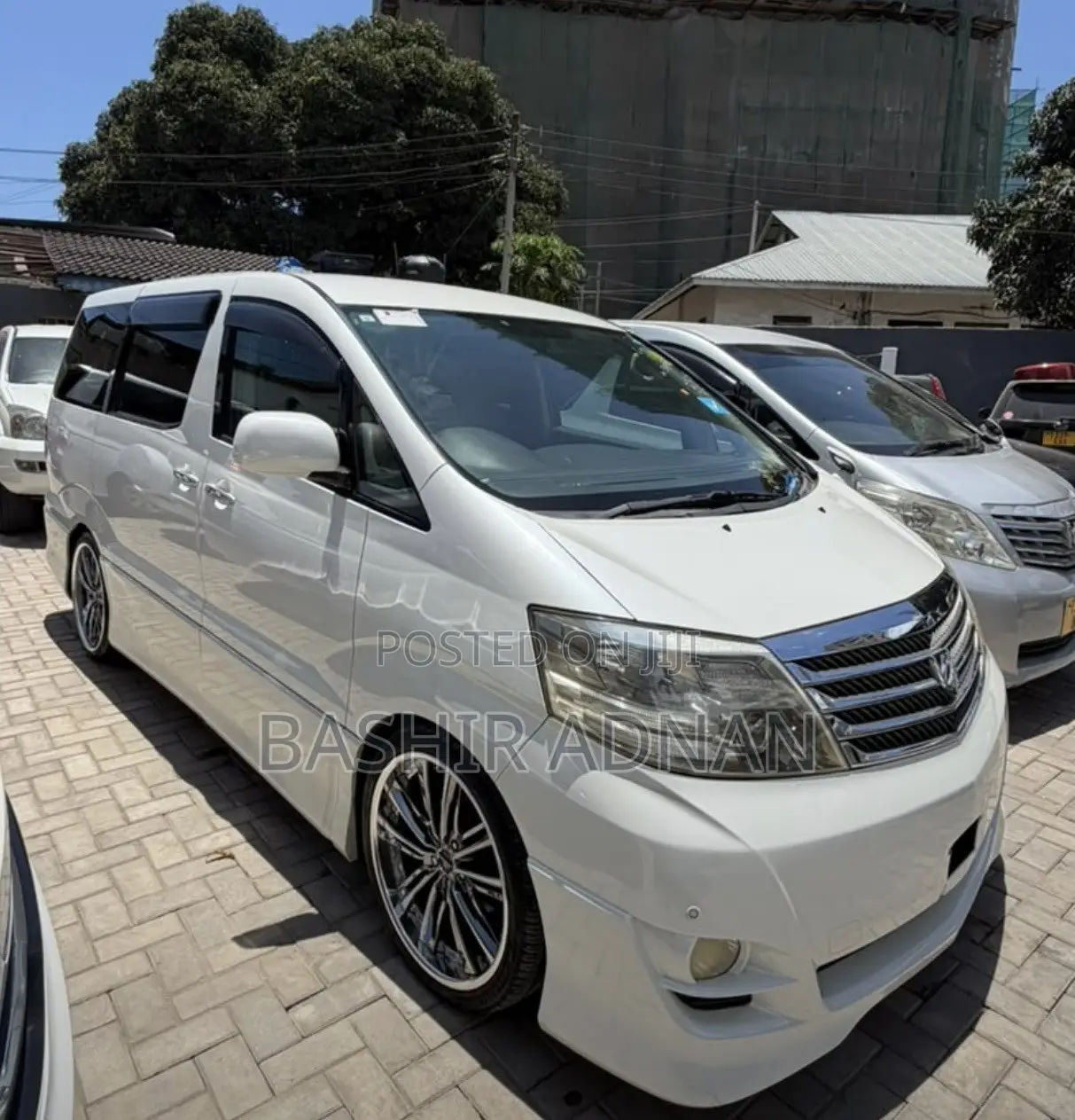 Toyota Alphard 2.4 Petrol FWD 2006 White