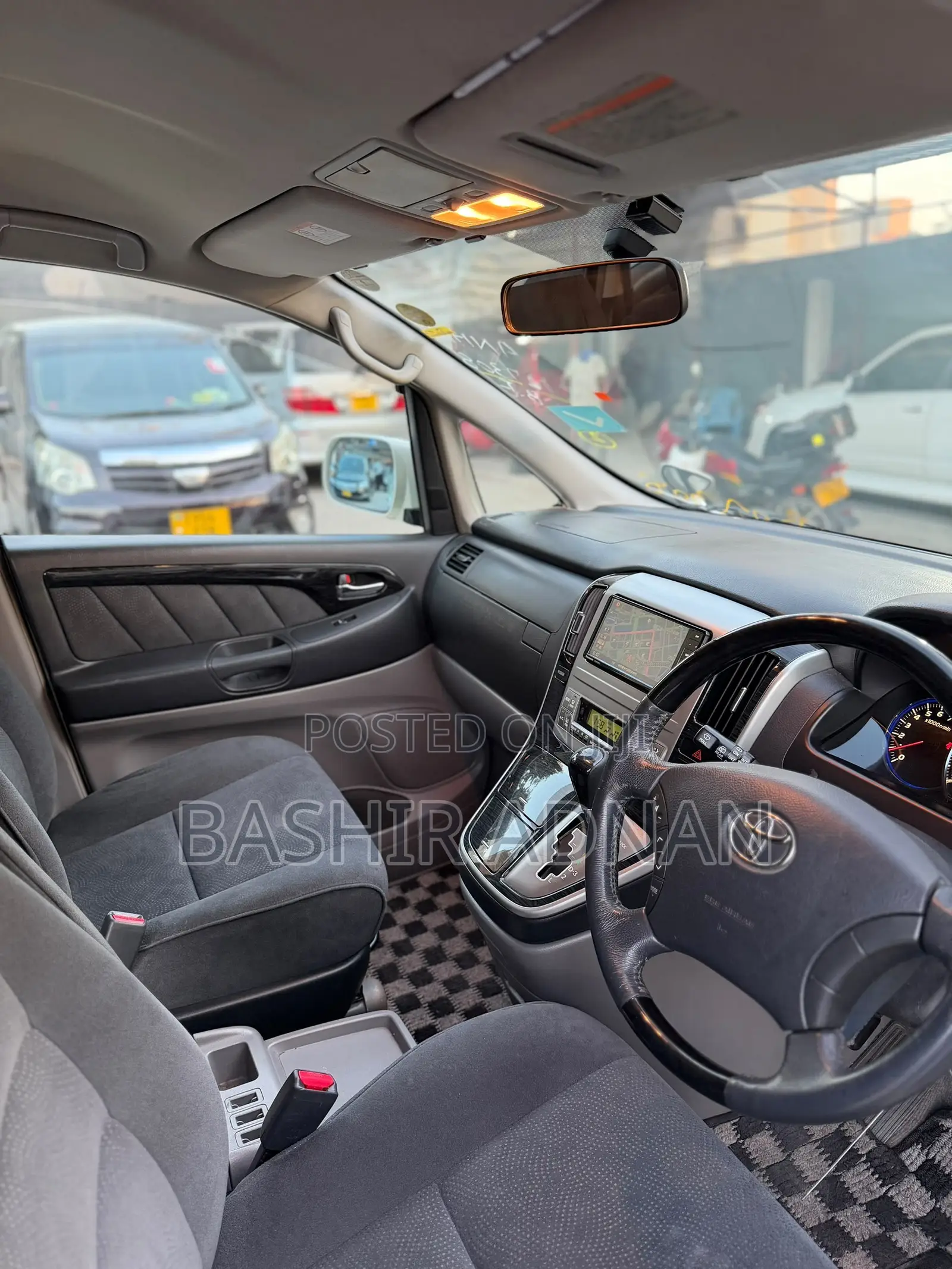 Toyota Alphard 2.4 Petrol FWD 2006 White