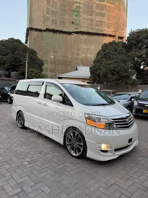 Toyota Alphard 2.4 Petrol FWD 2006 White