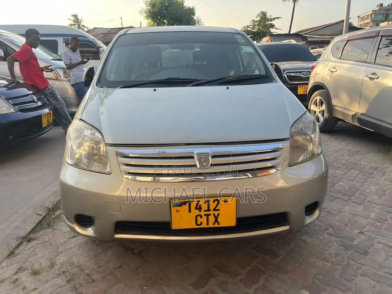 Toyota Raum 2005 Gray