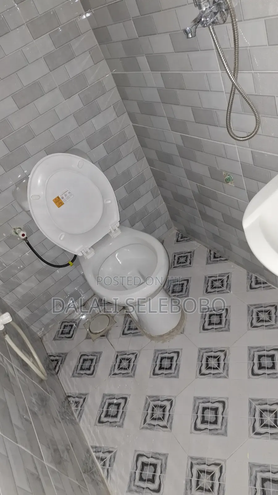 1bdrm Bedsitter in Mwenge Tra, Kijitonyama for rent