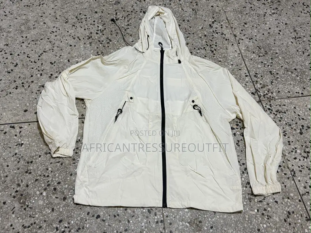 Lightweight Windbreakers Featuring a Contrasting Gray Zipper
