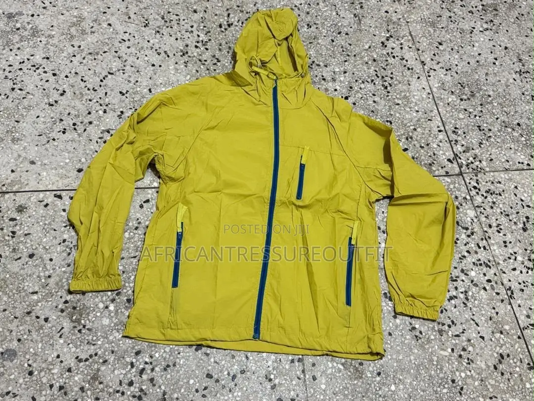 Lightweight Windbreakers Featuring a Contrasting Gray Zipper