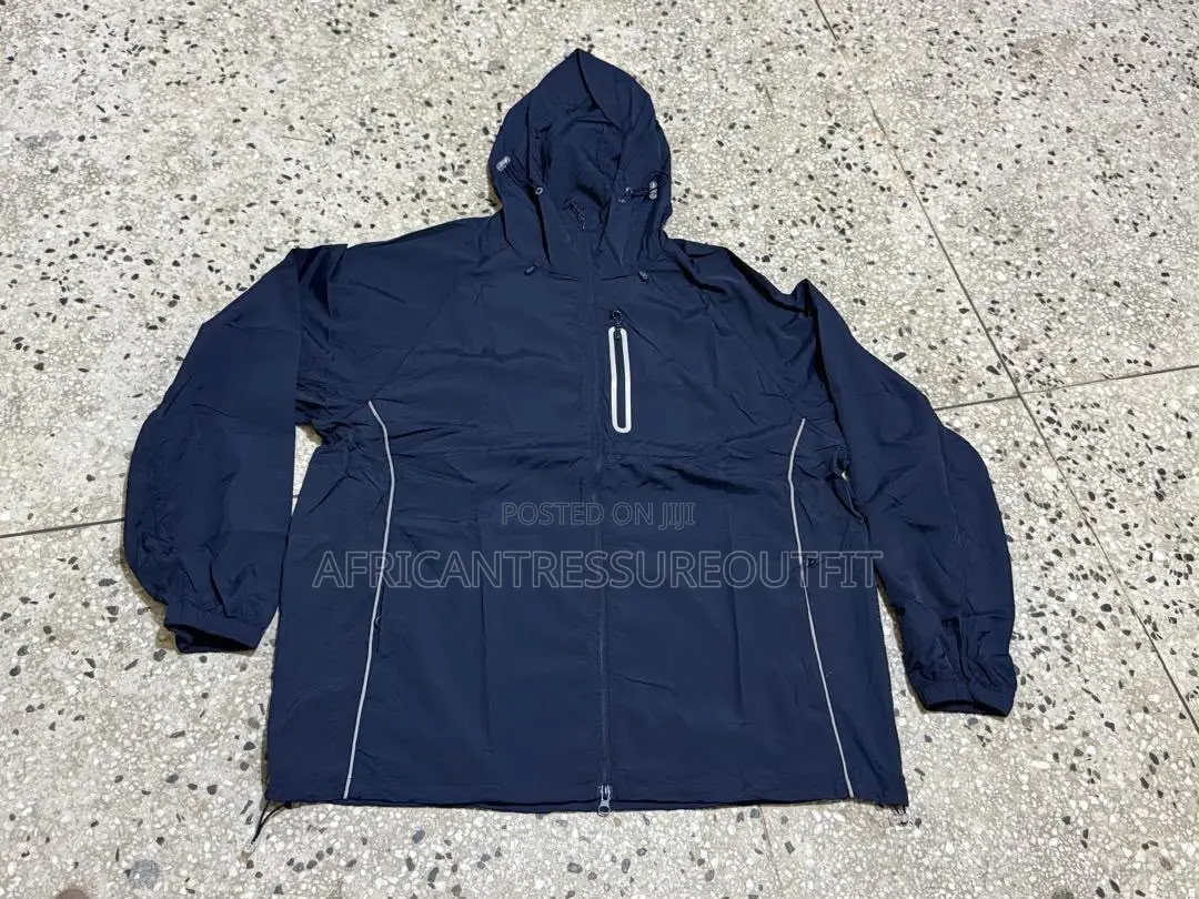 Lightweight Windbreakers Featuring a Contrasting Gray Zipper