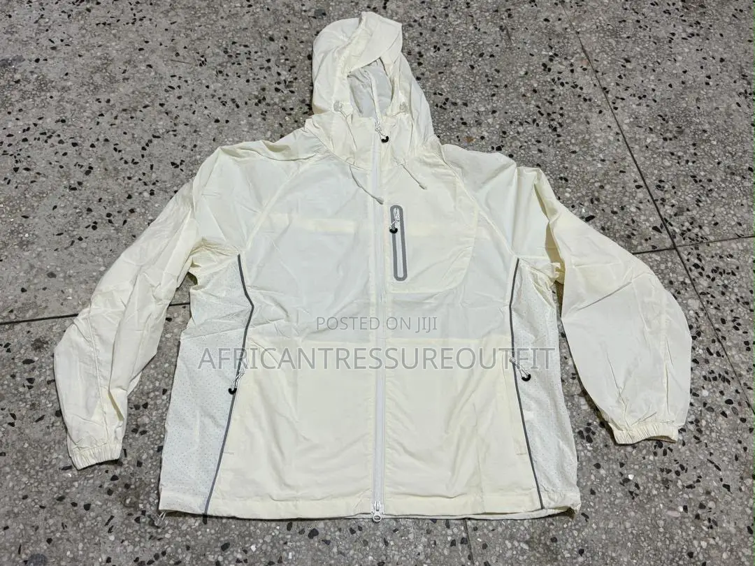 Lightweight Windbreakers Featuring a Contrasting Gray Zipper