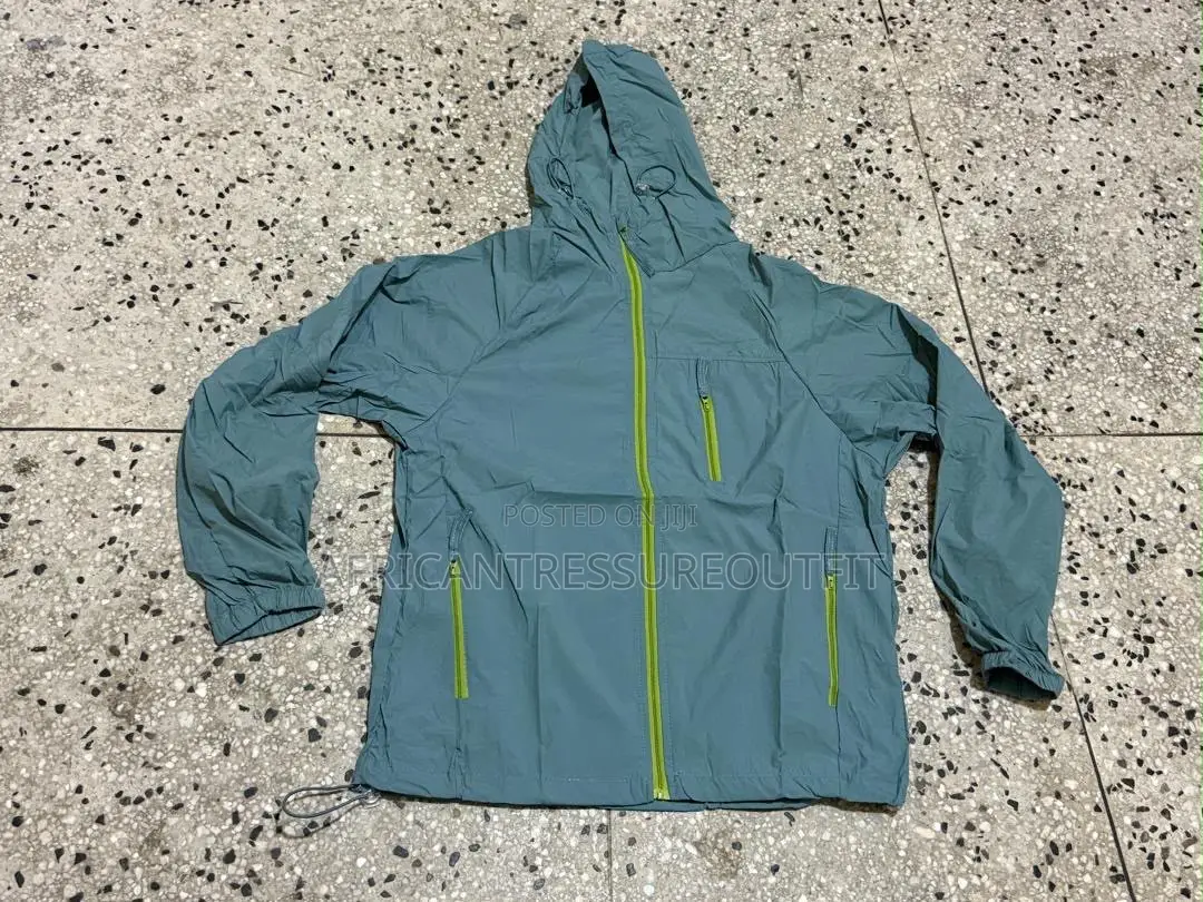 Lightweight Windbreakers Featuring a Contrasting Gray Zipper