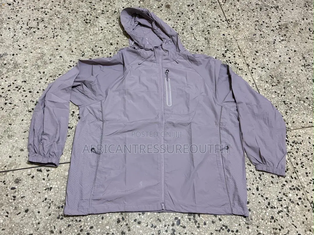 Lightweight Windbreakers Featuring a Contrasting Gray Zipper