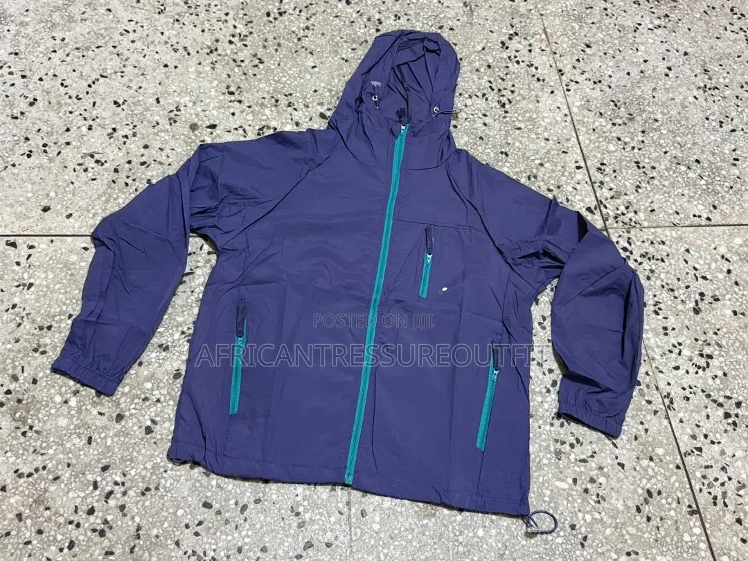 Lightweight Windbreakers Featuring a Contrasting Gray Zipper
