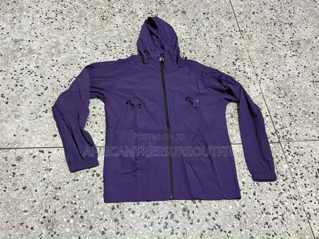 Lightweight Windbreakers Featuring a Contrasting Gray Zipper