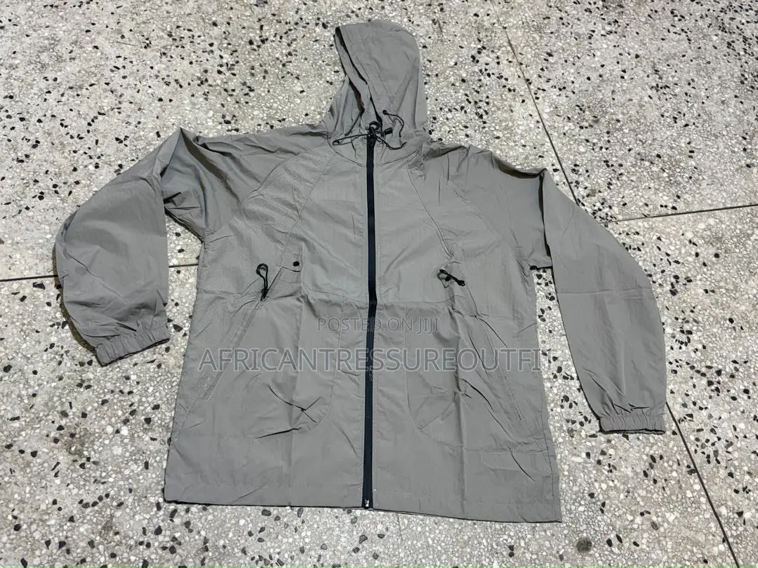 Lightweight Windbreakers Featuring a Contrasting Gray Zipper