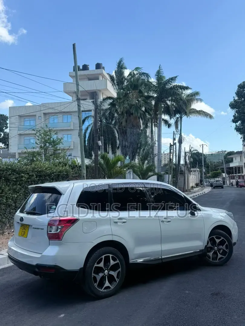 Subaru Forester 2012 White