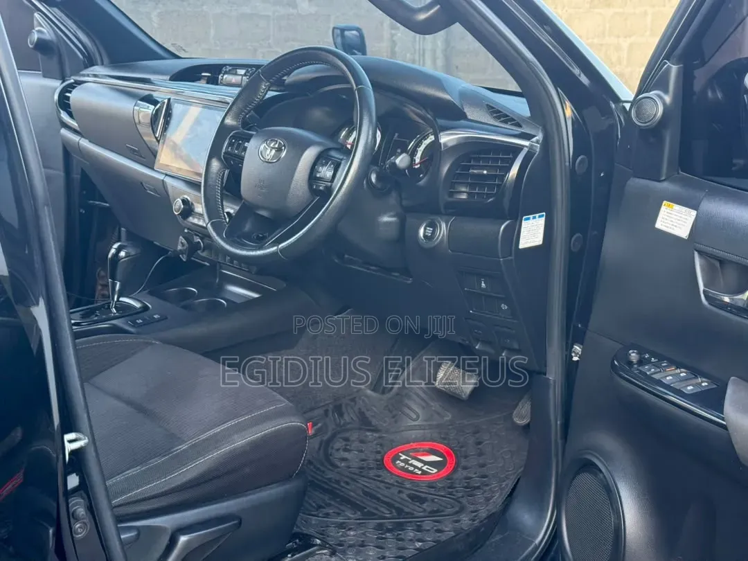Toyota Hilux 2020 Black