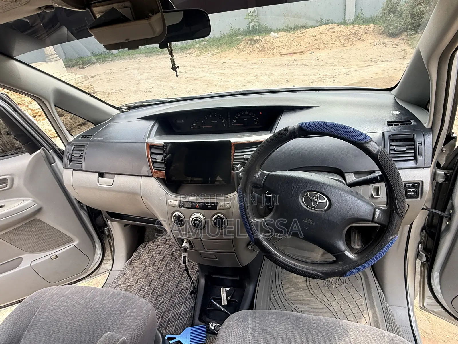 Toyota Noah 2.0 FWD (8 Seater) 2003 Silver