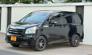 Toyota Noah 2010 Black