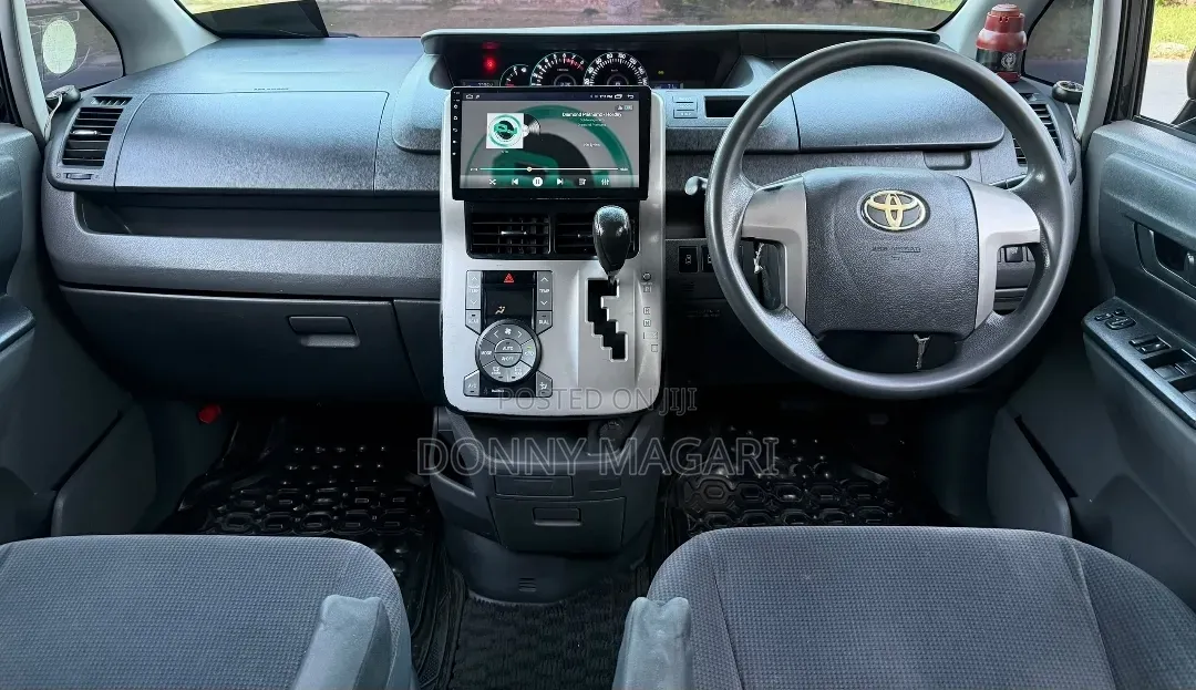 Toyota Noah 2010 Black