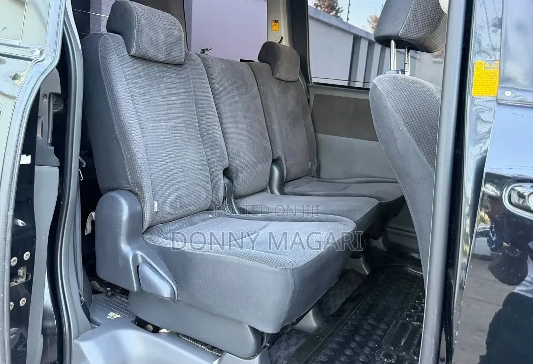 Toyota Noah 2010 Black