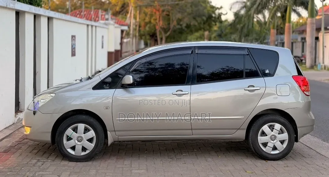Toyota Corolla Spacio 2006 Silver