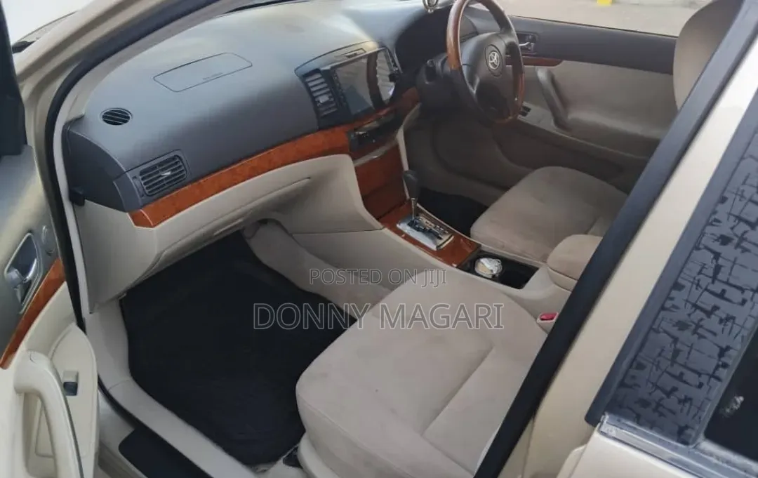 Toyota Premio 2006 Gold