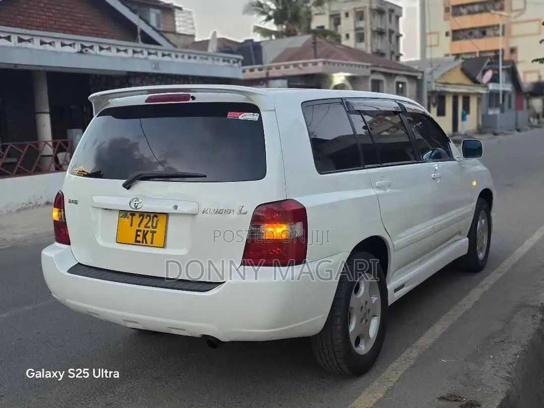 Toyota Kluger 2006 White