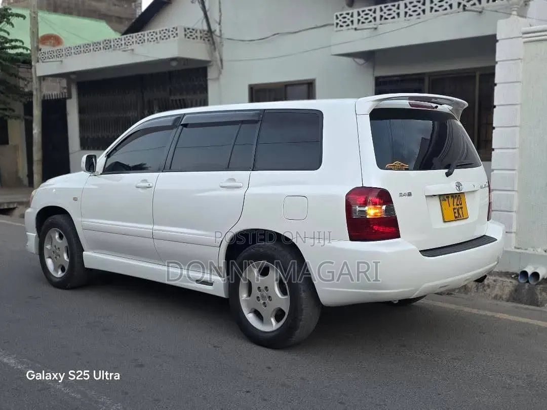 Toyota Kluger 2006 White