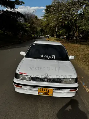 Toyota Corolla Sedan 1989 White