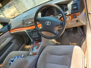 Toyota Mark II 2004 Silver