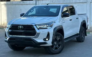 Toyota Hilux 2022 Black