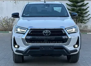 Toyota Hilux 2022 Black