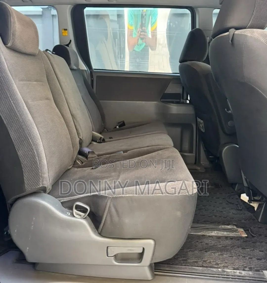 Toyota Noah 2008 Black