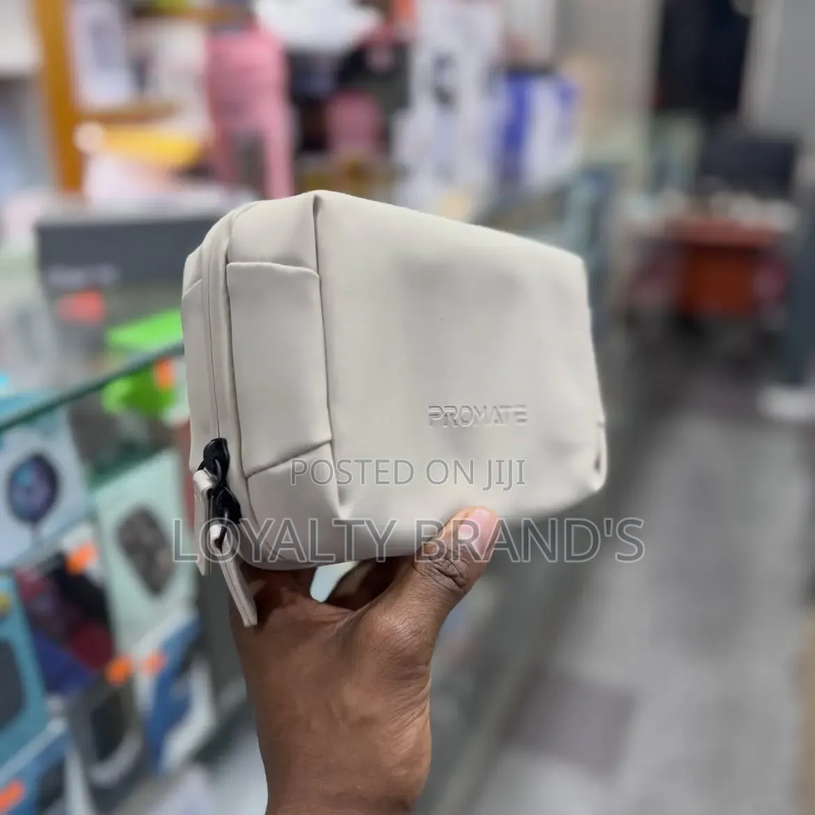 Pouch Bag Promate Innovation and Excellent price: 95,000/=