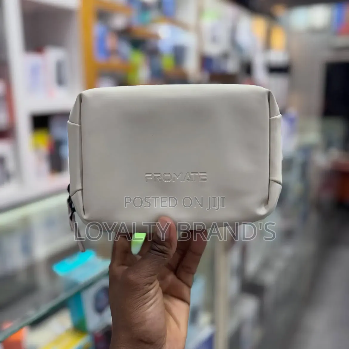 Pouch Bag Promate Innovation and Excellent price: 95,000/=